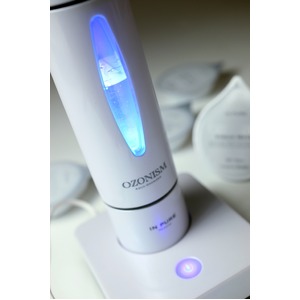 【30秒で化粧水を作る!】オゾン水生成器「IN PURE(インピュア)」本体 家庭用(専用水 2本付き)【日本製】