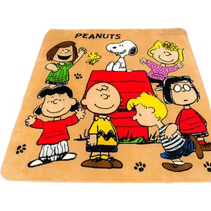 ラグ 130&times;185cm 長方形 ベージュ 洗える ラグマット ホットカーペット対応 床暖房 秋用 冬用 スヌーピーフレンズラグ