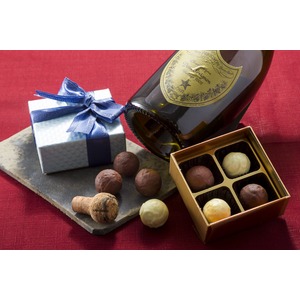 シャンパントリュフ  ドン・ペリニヨン（ヴァローナチョコレート使用） 4粒入