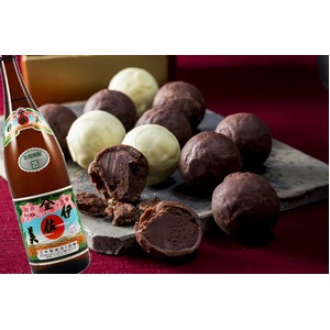 焼酎トリュフ  伊佐美（ヴァローナチョコレート使用）４粒入