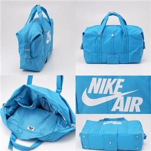 NIKE �o�b�O �u���[�@