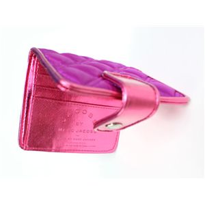 MARC BY MARC JACOBS サテンスナップウォレット 50361 FUSCHIA フューシャ 