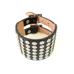 MARC BY MARC JACOBS(マークバイマークジェイコブス) 78363 Rivet Cuff バングル ブラック