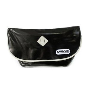 OUTDOOR(アウトドア) 12429192-60 シャイニング PU ブラック メッセンジャーバッグ
