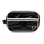 FRED PERRY（フレッドペリー） L4138 102 カメラバッグ ショルダーバッグ