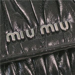 Miu Miu (~E~E) 5M0222 MATELASSELUX L[P[X BK