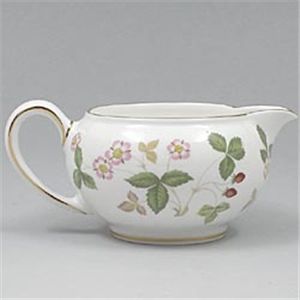 Wedgwood(ウェッジウッド) ワイルドストロベリー クリーマーL/S 6055