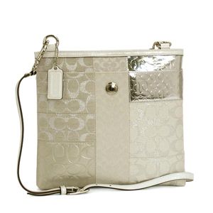 Coach(コーチ) ショルダーバッグ 42519SIGNATURE STRP PATCH ホワイト