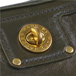 MARC BY MARC JACOBS （マーク バイ マークジェイコブズ）長札財布 TOTALLY TURNLOCK SLG M392449 ZIP CLUTCH ダークグリーン