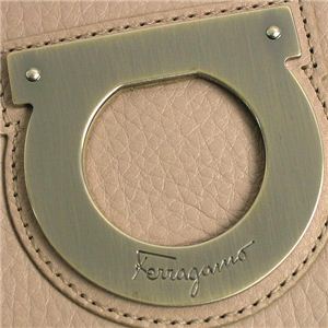 Ferragamo(フェラガモ) 長財布 GANCIO INLET VITELLO 22A963 433855 ライトピンク