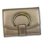 Ferragamo（フェラガモ） 二つ折り財布（小銭入れ付） GANCIO STYLISH 22B018 439038 シルバー H10xW13xD2.5