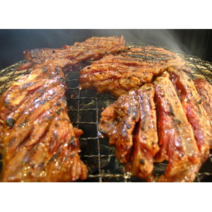 炭火焼肉亀山社中の焼肉4キロセットＢ（華咲きハラミ＆華咲きカタロース）