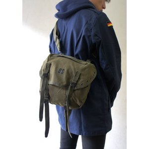 米軍 Ｍ１９６１キャンパス上着留めコンバットバック BS132YN オリーブ 【レプリカ】