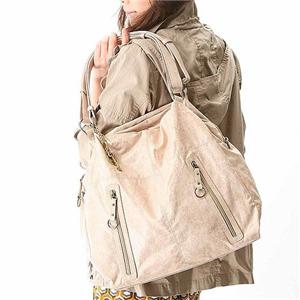 macaronic style　クラック調合皮チャーム付アオリ縦型トート 13015 �ャメル