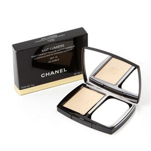 CHANEL(Vl) }bg~G[RpNg SPF10/PA+ (40)摜Q
