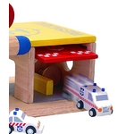 ★PLAN TOYSの木製玩具（木のおもちゃ）★6082★ レスキューセンター