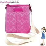 Coach(コーチ) バッグ シグネチャー ジップ スウィングパック ピンク 42393