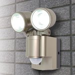 【防犯グッズ】LED×2灯・ELPA 防雨センサーライト（単3形乾電池×4本） ESL-302BT 