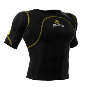 噂の着るサプリメント!! 【SKINS（スキンズ）】 『 SPORT CROM ショートスリーブトップ black/yellow』 ブラック/イエロー S