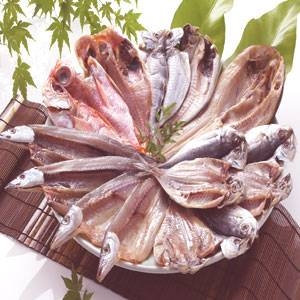 【お歳暮用 のし付き(名入れ不可)】沼津「奧和」のひもの詰合せ6種(15枚)あじ、さんま、かます、金目鯛、えぼ鯛、ほっけ