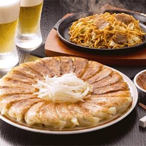 【お歳暮用 のし付き(名入れ不可)】静岡B級グルメ対決「富士宮やきそば 200g×3食」Vs「浜松餃子 300g(15粒)×3トレイ」シリーズB