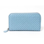  【現品限り】BOTTEGA VENETA（ボッテガヴェネタ） ラウンドファスナー長財布 水色 114076 【中古A】
