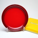 ル・クルーゼ （Le Creuset）  ラウンドプレート・LC 23cm チェリーレッド