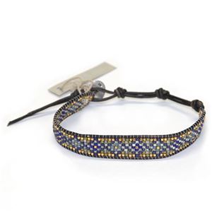 CHAN LUU（チャンルー） フラワーモチーフ 1ラップブレスレット BS-3528 BLUE MIX／N GREY ナチュラルグレーレザーコードにブルー系マルチカラーのシードビーズをミックス