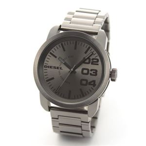 DIESEL（ディーゼル） ダイヤルのインパクトある2 3 4のインデックス。オールガンメタリック・カラーのモテ系ウオッチ DZ1558