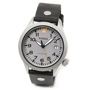 FOSSIL（フォッシル） 大きめインデックスで視認性ばっちり。スタッズレザーのスタイリッシュなメンズ・ウオッチ AM4560
