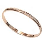 Kate Spade（ケイトスペード）WBRU9703-704 IDIOM BANGLES 内側にさりげなく刻印された「MAKE ME BLUSH」のロゴがキュートなクリスタル・パヴェ バングル
