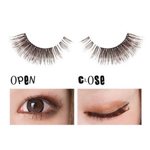 カリスマモデル「AMO」「AYAMO」とタイアップした 「EYEMAZING　AMOYAMOシリーズ」 【肌になじむウォーミーブラウン】AYAMOプロデュースEYEMAZNG NO.818