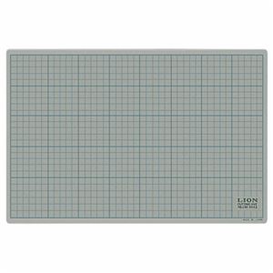 （まとめ） ライオン事務器 カッティングマット 再生PVC製 両面使用 450×300×3mm 灰／黒 CM-4512 1枚 【×2セット】