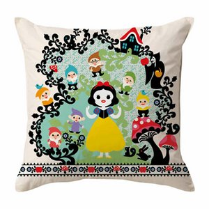 Disney Snow White and Seven Dwarfs Designed by Kinpro クッション（チロリアン）
