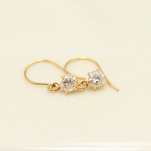 18金0.2ctダイヤモンドピアス ショートフックピアス