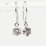 プラチナ0.25ct一粒石ダイヤモンドピアス スウィングチャームフックピアス