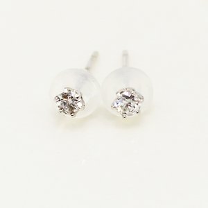 18金ホワイトゴールド0.1ct一粒石ダイヤモンドスタッドピアス