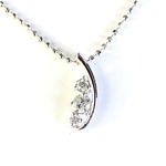 0.1ct　天然ダイモンド　スリーストーン　すずらん　ペンダント　ネックレス