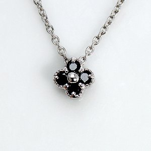 0.1ct ブラックダイヤモンド ミル打ち 四つ葉 クローパー ペンダント ネックレス