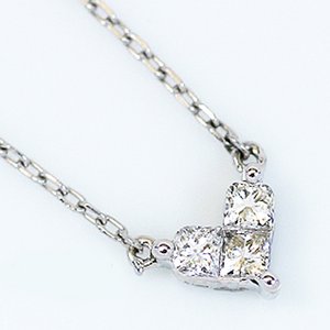 18金ホワイトゴールド 0.1ct天然ダイヤモンド プリンセスカット ハート ペンダント ネックレス