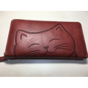牛革猫型ロングウォレット　おすまし ワイン 〔長財布〕